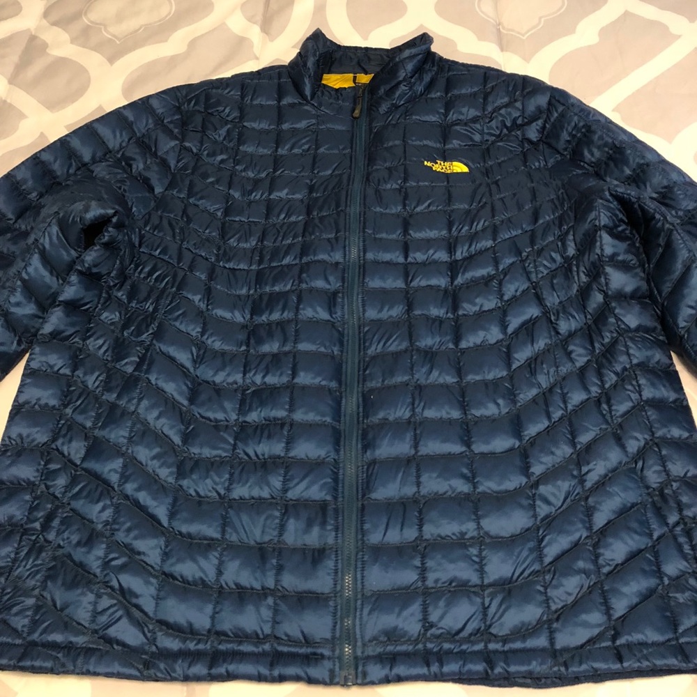Perfect North Face Puffer Jacket beautiful Blue!